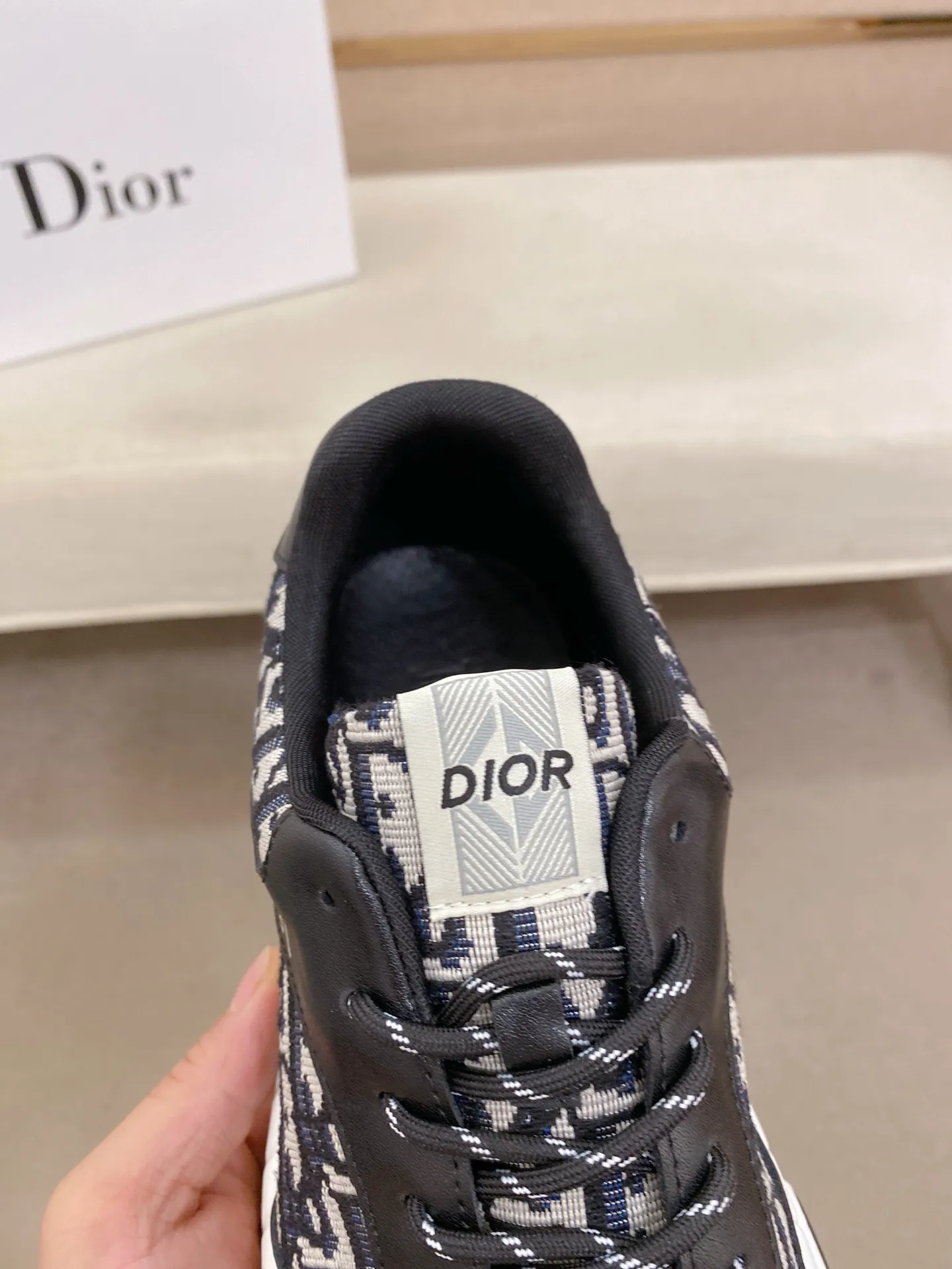 Men's clothing and shoes 442💰🇮🇹🇮🇹Dior d The new model is on sale at the same time at the counter. The upper 🇮🇹 is imported Italian first-layer cowhide, and the lining is fully imported sheepskin 💪💪. It is a complete 1⃣️ to 1⃣️ replica 🇮🇹💪💪, ⚠ Sole: The original sole is specially provided by the original factory. The exclusive movable molded sole is super comfortable. ⚠Original factory single goods, 🔍🔍high quality, you can enter and leave the counter at will, welcome to compare⚠. Code number: 38-44. Can be customized for 45 non-refundable.